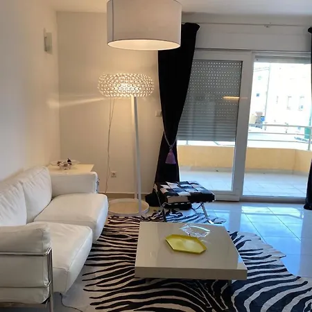 Apartment Beach Apartments Kozino Kozino